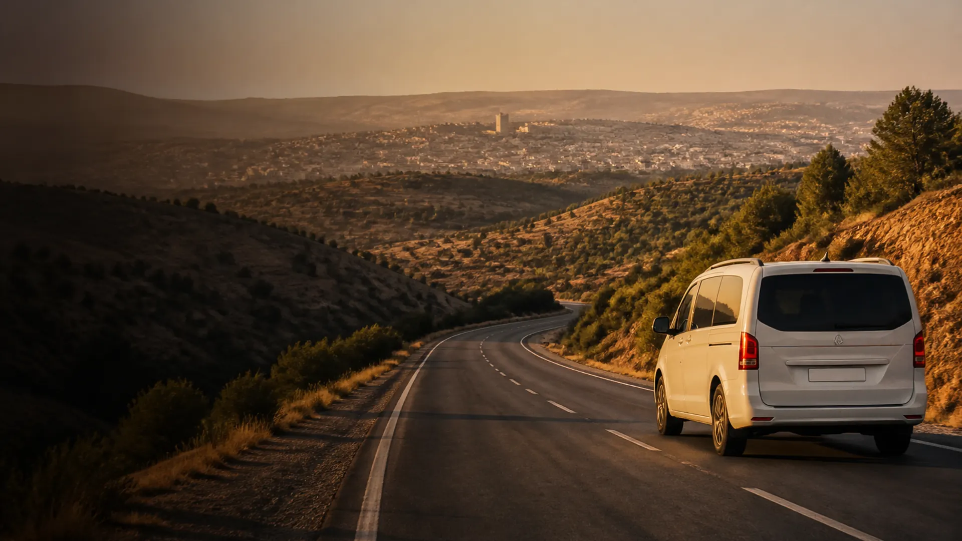 Taxi Marrakech Fès : transfert privé avec chauffeur — véhicule privé SafarWay