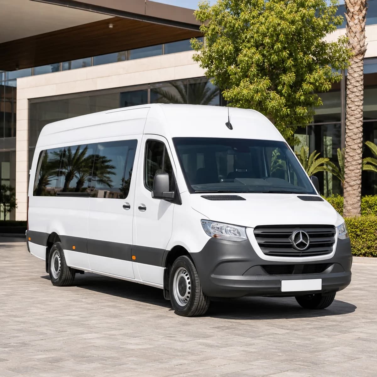 Grand véhicule SafarWay pour transport privé de groupes au Maroc